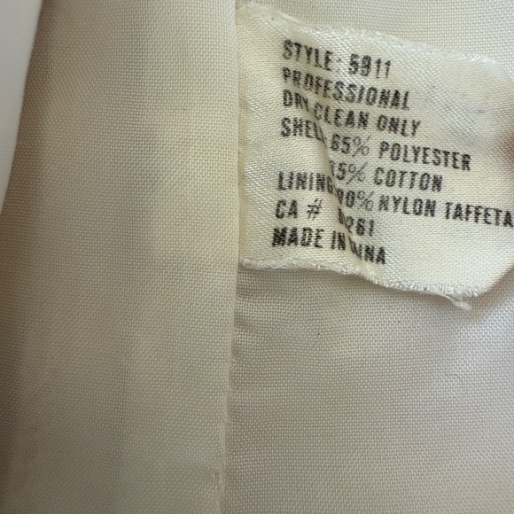 Fall Must Have Vintage 80s ivory trench coat - Picture 11 of 12